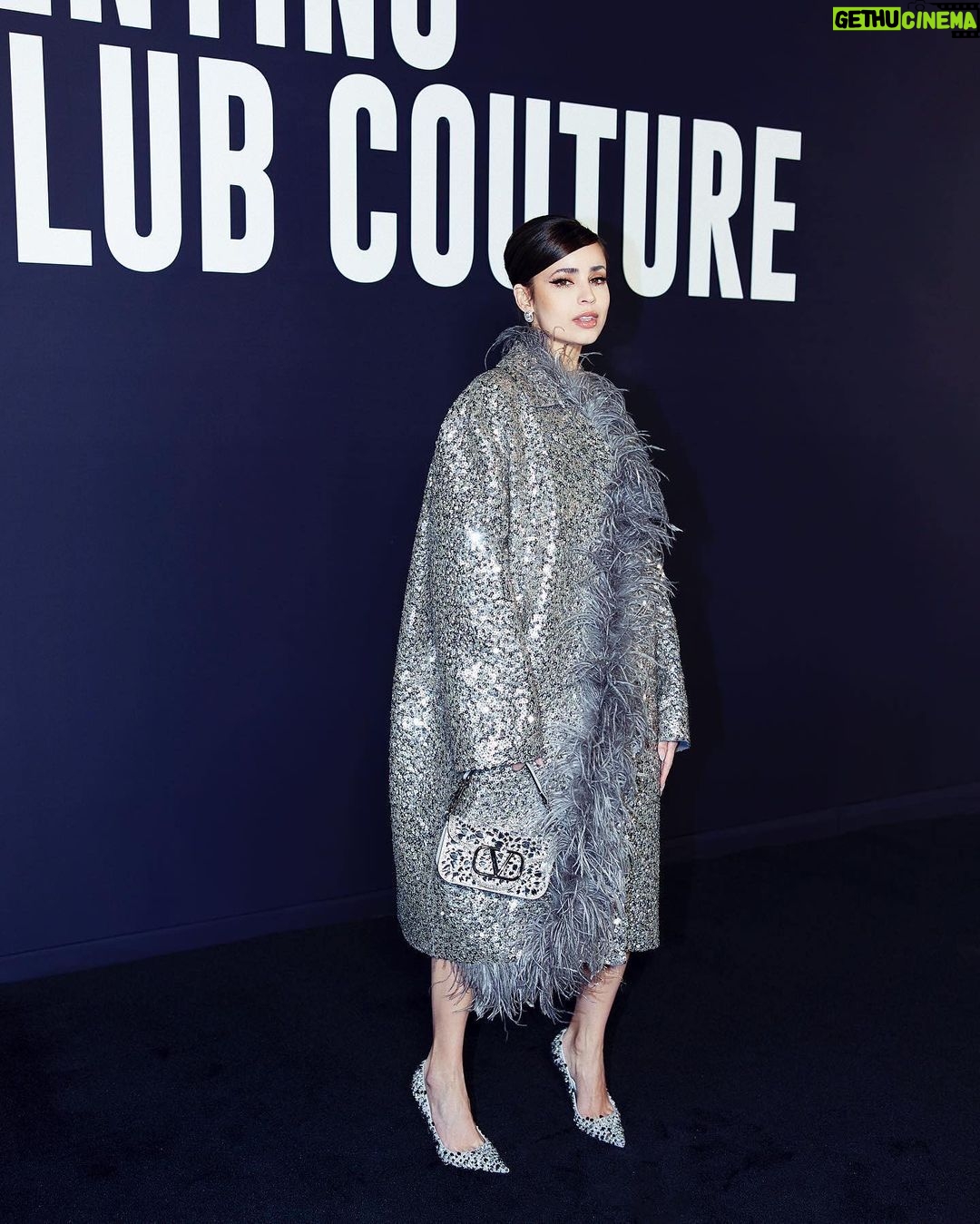Sofia Carson Instagram - Le Club Couture🤍🪩 @maisonvalentino Paris, France
