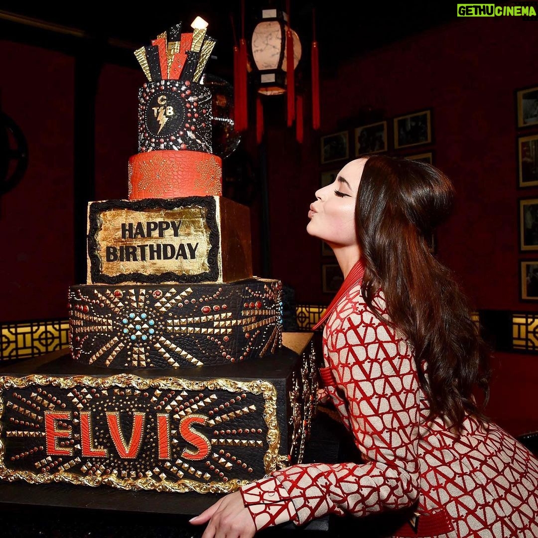 Sofia Carson - 728.1K Likes - Happy Birthday Elvis🌹
@bazluhrmann Adore you. Admire you. Endlessly.
