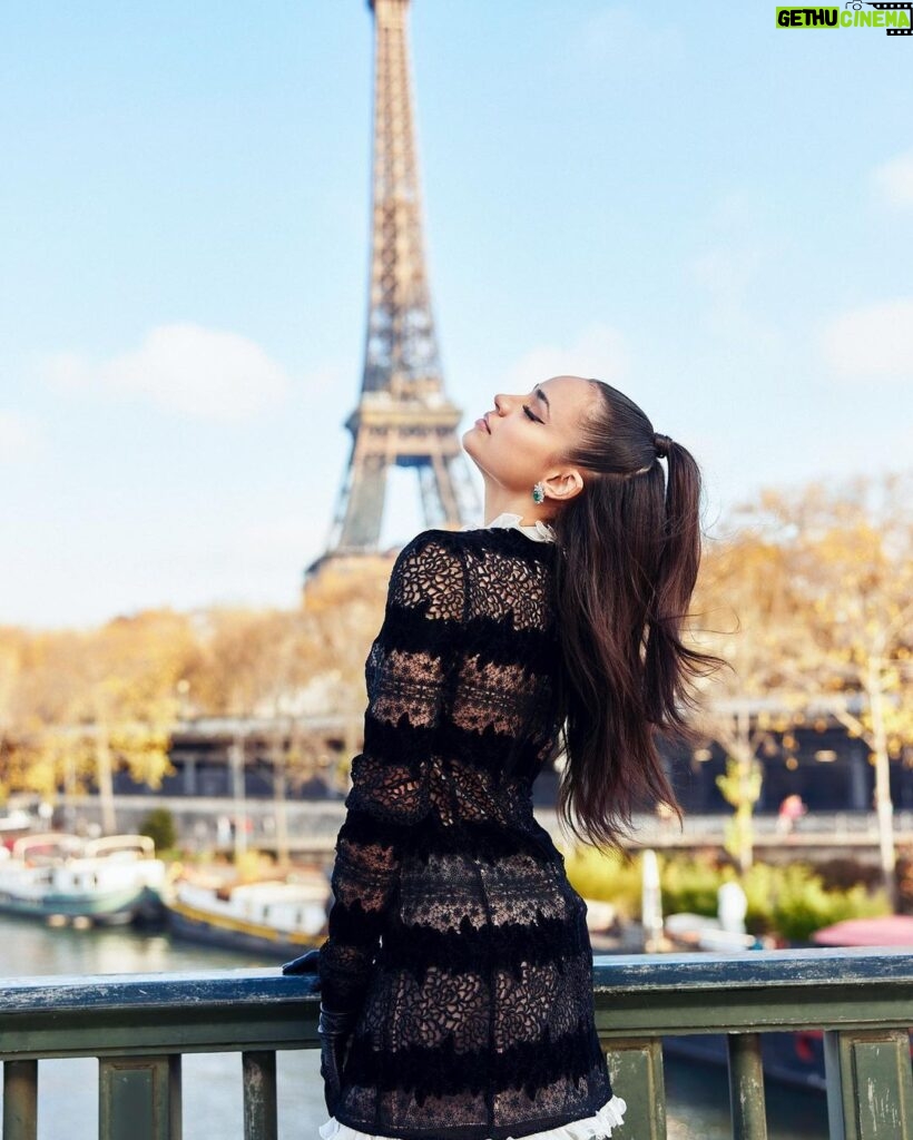 Sofia Carson Instagram - À bientôt Paris 🤍 Paris, France