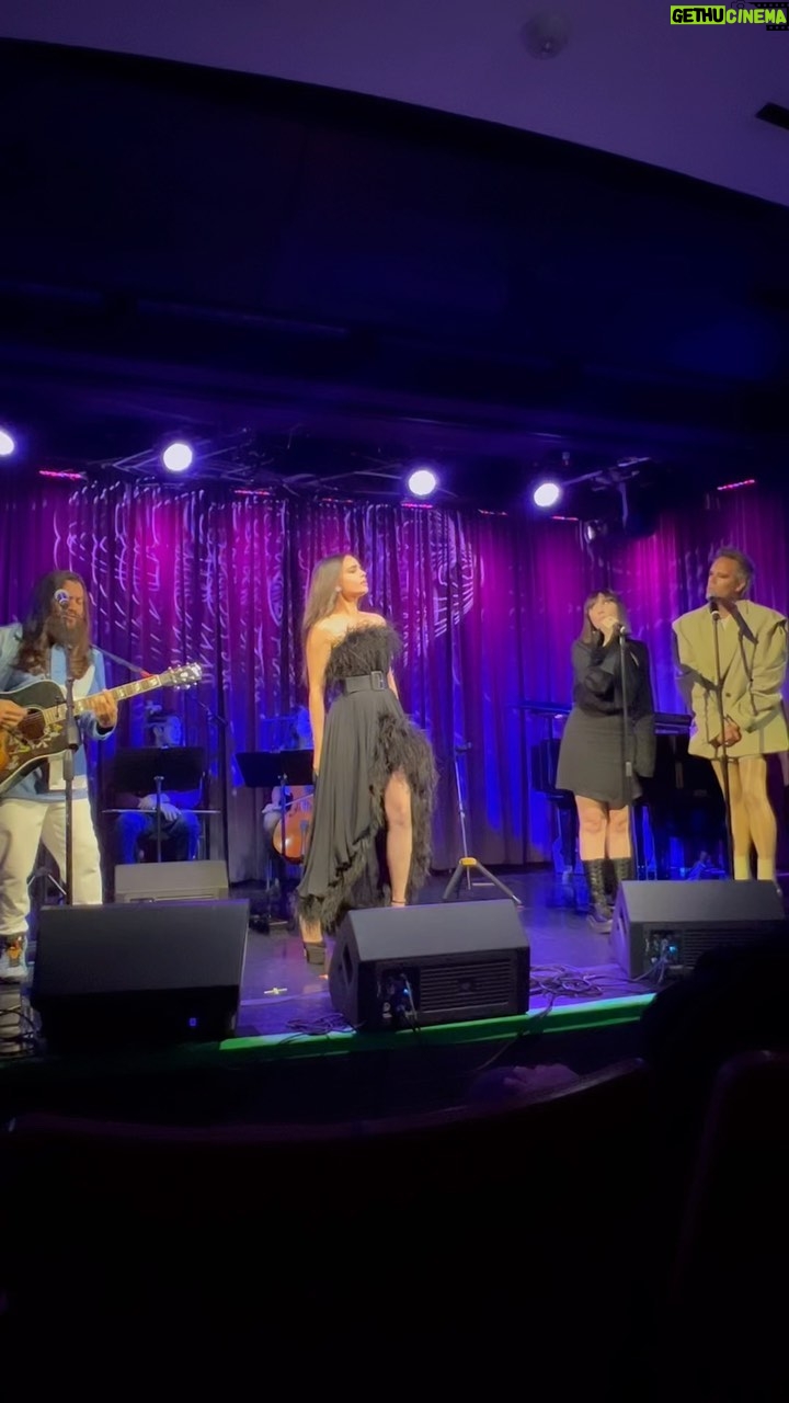 Sofia Carson - 1.1 Million Likes - We wrote this song almost a year ago. Two weeks ago we released it into the world. Everyday we have watched the world fall in love with it, with numbers and stats almost impossible to wrap my head around. And today, we sang it together at the Grammy Museum.
My Purple Heart is yours forever @tranterjustin @skylerstonestreet @erencannata @dannygrip š