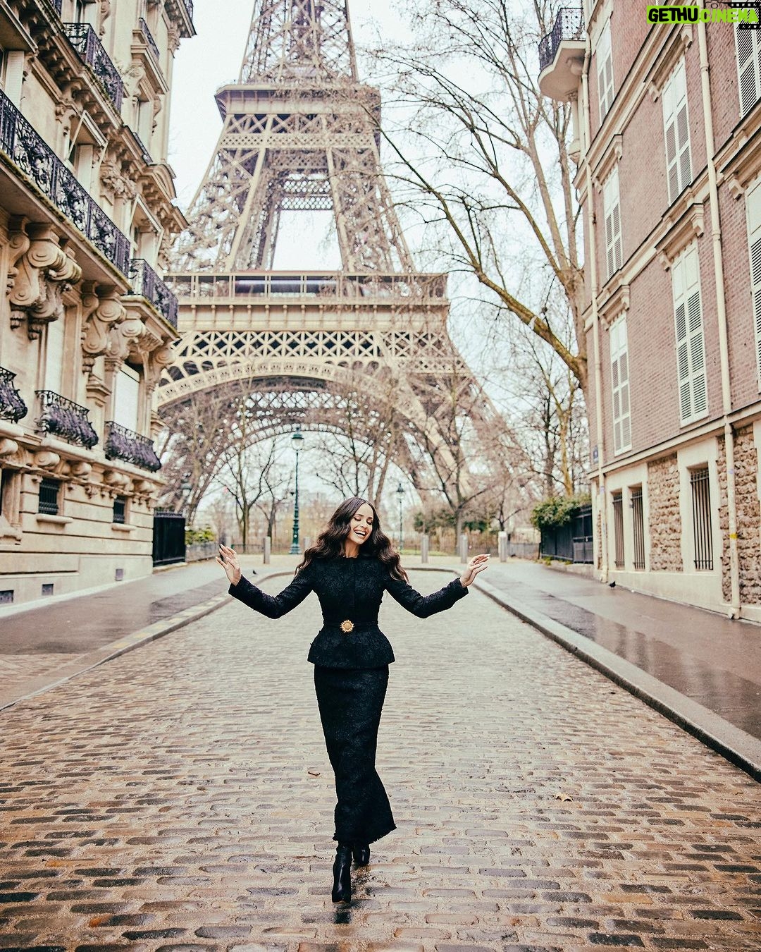 Sofia Carson - 813.1K Likes - la vie est belle