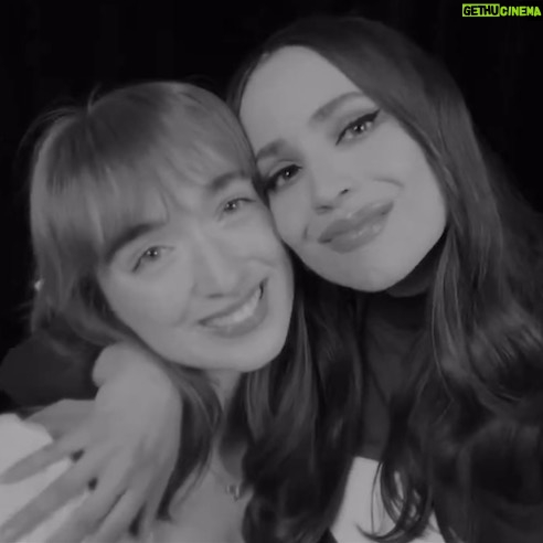 Sofia Carson Instagram - I hope you know, I’ll cherish every hug. Every memory. Forever. J’espere que tu sais, je t’aime. À l’infini. Paris, France