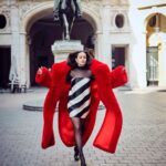 Sofia Carson Instagram - J’espere que tu sais Paris, France