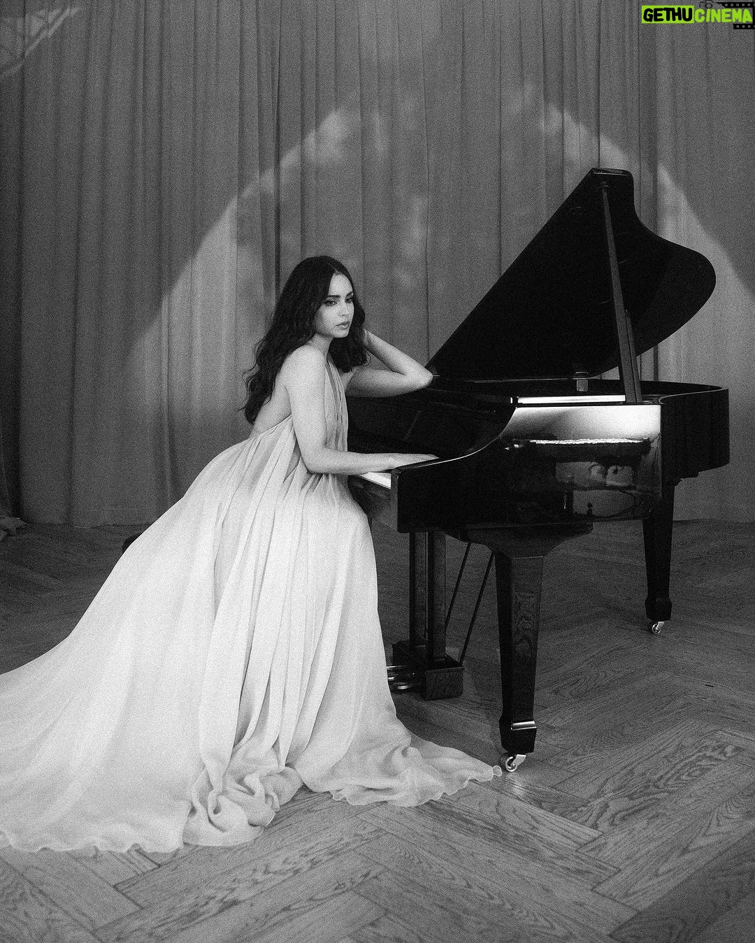 Sofia Carson - 1.5 Million Likes - Tonight . . .🪽
#IHopeYouKnow