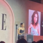 Sofia Carson Instagram - Thank you @ninagarcia and @elleusa for so beautifully creating a space where, as you said, “artists of every generation, background and identity can come together and tell their stories” 🤍 Thank you for celebrating the extraordinary power of WOMEN. Who are redefining what it means to be a Woman In Hollywood, and a woman in this world. Thank you dearest @evalongoria for your warmth. My admiration is yours endlessly. @americaferrera thank you for your words. Each of us in that room will hold onto them for always. Here’s to WOMEN🤍