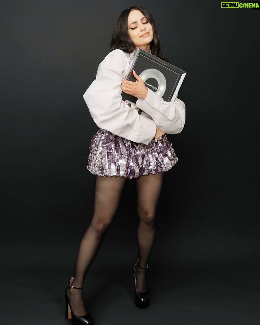 Sofia Carson Instagram - The #1 Soundtrack in Netflix History 💜A Platinum Record. And 1. Billion. Streams. My Purple Heart could BURST. Thank you. Forever. And. Ever. And. Ever.