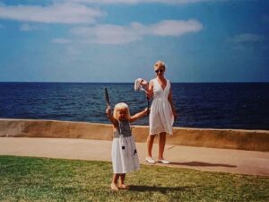 Sofia Vassilieva Instagram - Happy Mama’s Day Mama!
August ‘96 📸: Papa