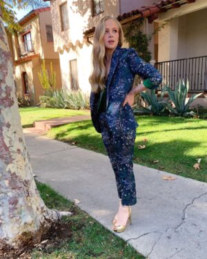 Sofia Vassilieva Instagram - Rise and Shine ☀️ On our way to @ktla_entertainment this morning. ✨ Thank you to everyone for getting together so early and making this morning so lovely. 💛🧡💚