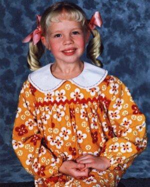 Sofia Vassilieva Instagram - “The youngest one in curls...” It has been 50 years, this week, that the original Brady Bunch first aired. In its honor a little something from my time as Cindy.  #cindybrady #thebradybunch #thebradybunchinthewhitehouse #theyoungestoneincurls