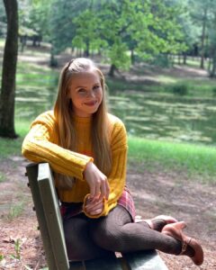 Sofia Vassilieva Instagram - Meet Lara Buterskaya 🧡 ❤️ 💛 📸: @thecookbook