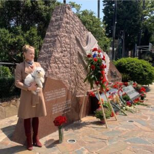 Sofia Vassilieva Instagram - С Днём Победы! 9.5.2020🇷🇺 Victory Day! 5.8.2020🇺🇸 In honor of the countless lives that left us and the countless families that were left shattered in this tragedy, we remember. Thank you.

26 million Soviet lives were lost.
.5 million American lives were lost.

In Russia we celebrate the 9th of May, it was the 8th in the USA and in Europe, but the wee hours on the morning of May 9th in Russia.

Вечная память погибшим и за свободу! 26 миллионов человек потерял Советский Союз в этой страшной войне. Такое не должно повториться. Мы, люди, не должны это допустить.