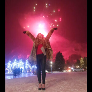 Sofia Vassilieva Instagram - 2019 - Welcome 💫 2018 - Thank You✨🙏🏻♥️🌲🥂 #happynewyear #happynewyear2019 #thankyou2018 #welcome2019 #familyandfriends #love #dreams #faith #grace #hope #gratitude #fearless #happy 📷&📽: @alexandravino