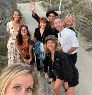 Solène Hébert Instagram - Joyeux 4 ans les copains ❤️ @audreylootenofficiel @raphaelevolkoff @marionchristmann @axelkiener @guillaumefaureofficiel @juliedebazac.officiel @juliettetresanini