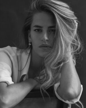 Solène Hébert Instagram - Lazy day by @mathieu_puga #shooting #blackandwhite #lazygirl #actrice #laflemme