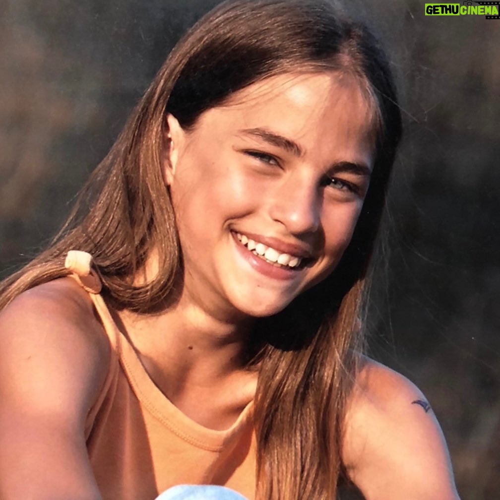Solène Hébert - 37.1K Likes - Dès que je croise un chat, je fais la même tête que quand j’avais 10 ans 😅 #adieucremeantiride #cattherapy #jai10ans #nevergrowup