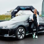 Solène Hebert Instagram - Comme je vous l’avais dit, @hyundaifrance m'a mise au défi de participer au @adidas10kparis , le 11 juin prochain. Oui oui, vos calculs sont bons.. c’est dans un mois 😱😅 Après un test VMA plutôt corsé, et un entrainement aux petits oignons par @stephane.diagana , je suis prête à relever ce nouveau défi. Enfin.. un peu plus prête qu’il y a 1 mois quoi 😅 Allez, on se retrouve le 11 juin au départ, et d’ici là je vous propose de gagner 2 dossards VIP** grâce à la Team #Hyundaifrance, partenaire de la course 💪🏃 ! Pour tenter votre chance: 1. Suivez mon compte @solene_hebert_officiel 2. Suivez le compte @hyundaifrance 3. Mentionnez vos partenaires de run *Tirage au sort le 17 mai 2022. Les gagnants seront contactés par DM, bonne chance à tous ! 🍀 ** Dossards VIP : accès à l’espace VIP ‘’Hyundai’’ avant le départ et après la course avec collation En collaboration avec @hyundaifrance #Hyundai #Runtoprogress #runstoppable #paris #tousensemble #runnersworld