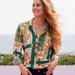 Solène Hebert Instagram – Un grand merci  @canneseries pour ce beau festival ! Du vent plein les cheveux et des étoiles plein les mirettes avec les copains @ingrid_chauvin_officiel @arnaud_henriet @jennylauret @isabelle_regourd @audethev @theophile_clement et merci à vous d’avoir été au rendez-vous. Cela faisait tellement longtemps ! 📷 @studio_vigerie @mathilde_gardel @valentina__claret @hotelbarrierelemajestic #festival #cannes #pinkcarpet #dedicace #thankyou