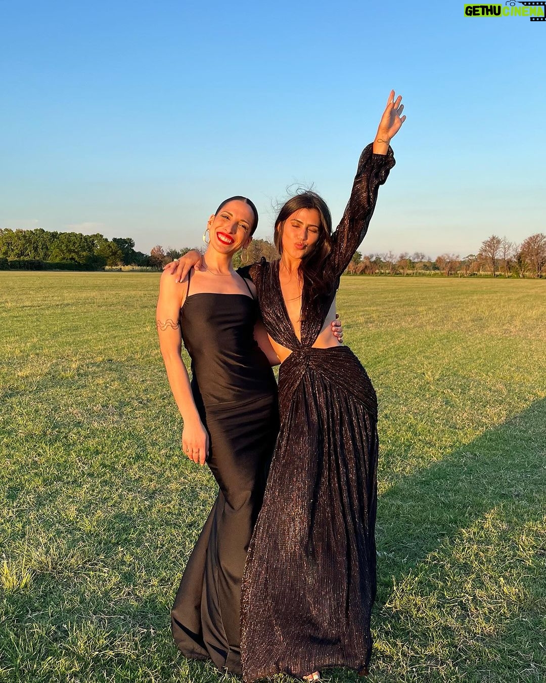 Sol Moreno Instagram - niki & mery 💍👰🏼♀️🤵🏼>🌪️