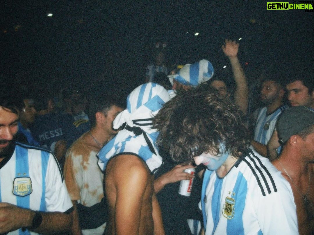 Sol Moreno Instagram - fotitos de la cámara 📸 para recordar el día que salimos campeones del mundo 🇦🇷⭐️⭐️⭐️ Obelisco Bs As Argentina
