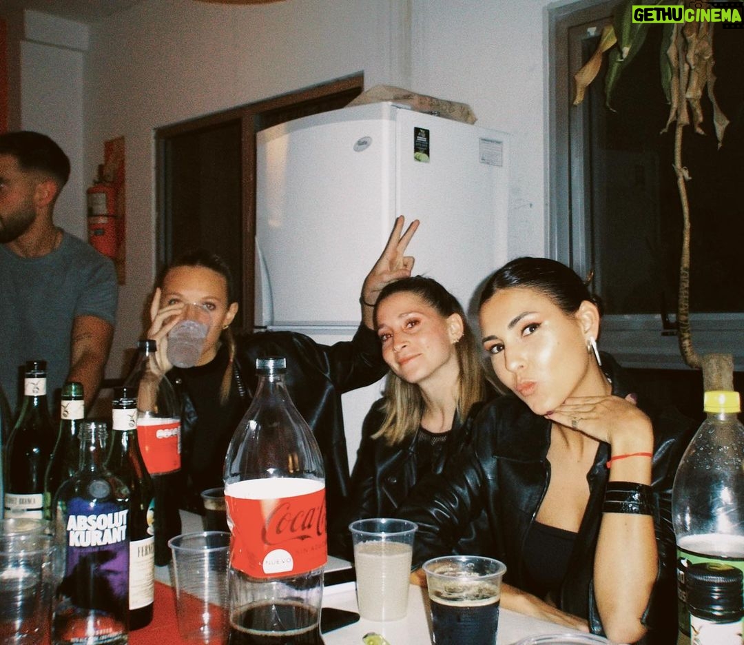 Sol Moreno Instagram - la noche de anoche dump🌹