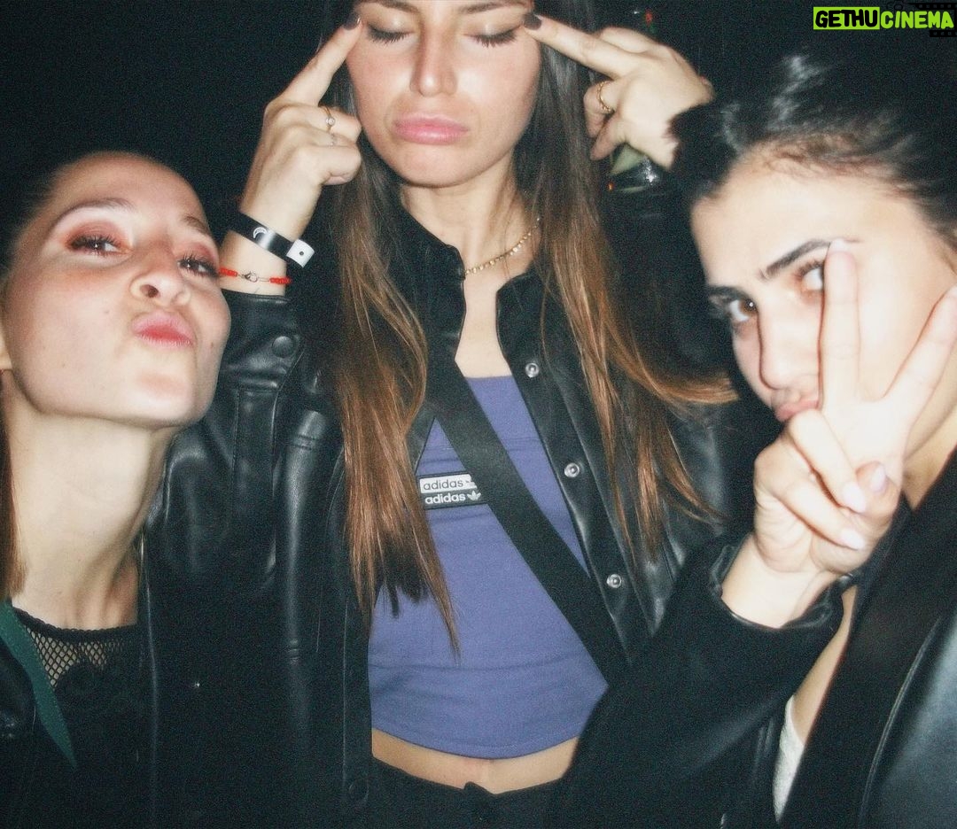 Sol Moreno Instagram - la noche de anoche dump🌹