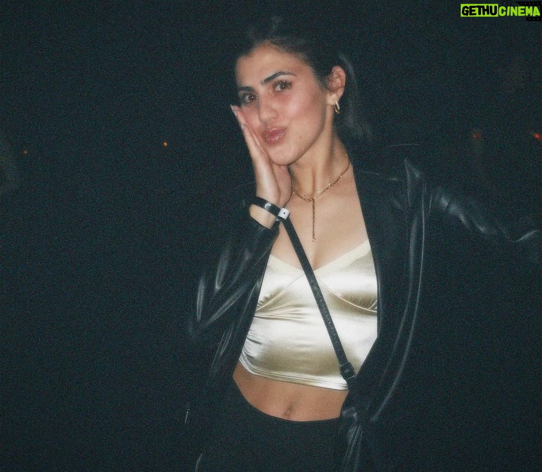 Sol Moreno Instagram - la noche de anoche dump🌹