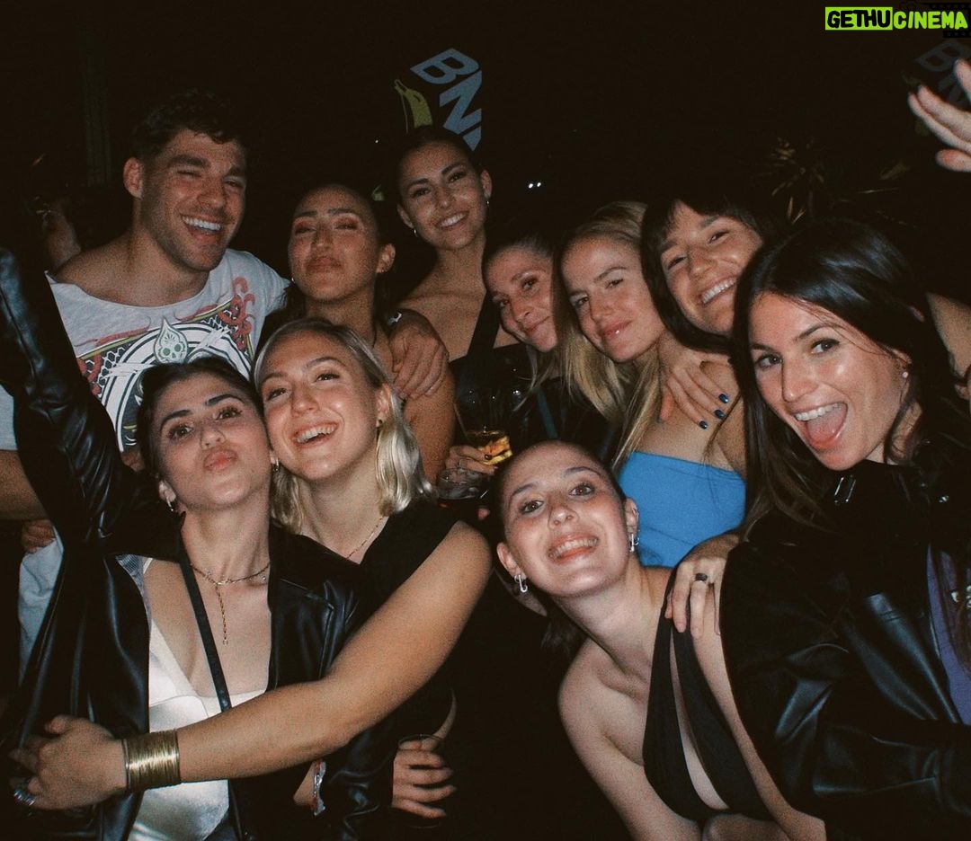 Sol Moreno Instagram - la noche de anoche dump🌹