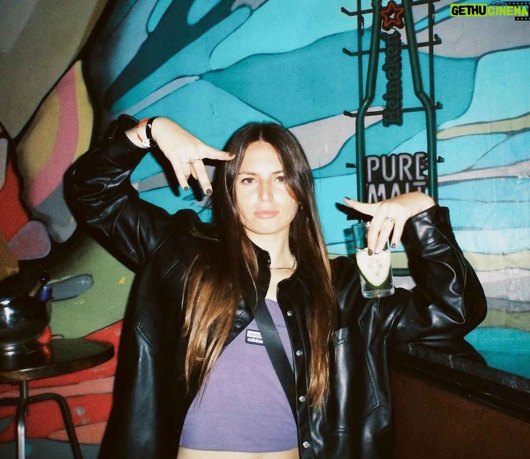 Sol Moreno Instagram - la noche de anoche dump🌹