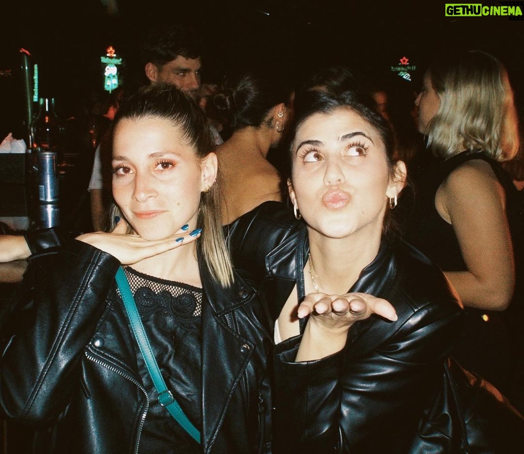 Sol Moreno Instagram - la noche de anoche dump🌹