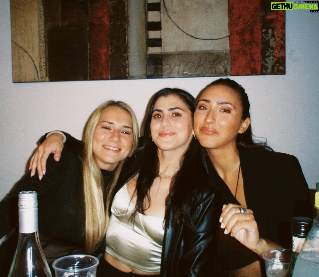 Sol Moreno Instagram - la noche de anoche dump🌹