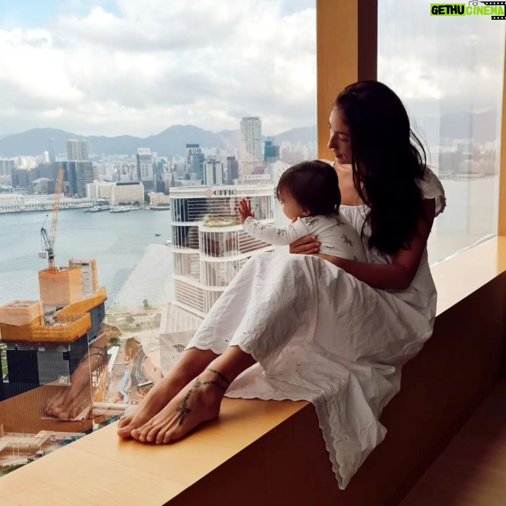 Solenn Heussaff Instagram - Our stay at the @upperhouse_hkg felt like home. Never wanted to leave the bed! The view shared the best of Hongkong and the food on point. We will be back!!!
