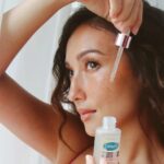 Solenn Heussaff Instagram - Love @cetaphilbrighthealthyradiance perfecting serum. I use it every night, sometimes also during the day when I feel i have been overexposed to the sun. It is great with sensitive skin and formulated with next generation brightening ingredients like niacinamide sea daffodil, advanced peptide and antioxidant C. Did you know that it can protect your skin against blue light and pollution? Try it now in your #RadianceRoutine! I keep mine in my fridge so it feels extra cool :) #BrightAboutSkin #SkinAwarenessMonth