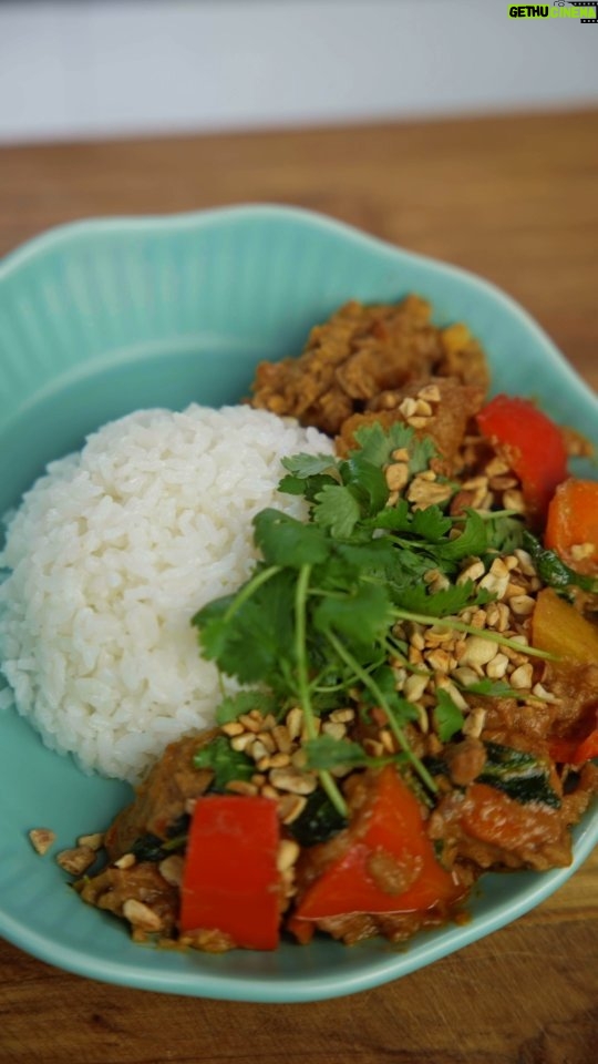 Solenn Heussaff Instagram - This is my version of curry stew using @meetunmeat.ph Giniling This sweet, spicy, crunchy and savory mix of vegetables, peanut butter and curry is so yummy, try it! Recipe: 1 tbs coconut oil 1 onion minced 2 tbs minced ginger 3 garlic cloves minced 3 tbs thai red curry paste 2 tbs soy sauce 14 ounce coconut milk 1 1/2 cup stock ( or water) 1/4 cup peanut butter 2 sweet potatoes peeled and diced 2 carrots diced 1 red bell pepper 2 cups chopped kale Salt 1 pack Unmeat Giniling Serve with chopped peanuts amd cilantro #unBelievablyunMEAT #unMeatMondays