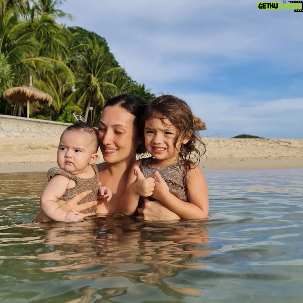 Solenn Heussaff Instagram - The best days with my best people. Yes Tili has a black eye 🥹 but she is all good! Flower Island Resort - Taytay, Palawan
