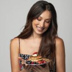 Solenn Heussaff Instagram - Sunday morning pancakes! It's very easy to make and love that Tili enjoys this as well. We added oats to these pancakes, which has 7x more fiber that can give you a multitude of benefits! Recipe is available at @quakeroatsph #7xmorefiberwithquaker