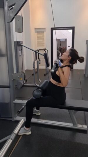 Solenn Heussaff Instagram - Getting that workout in! 

To those who may ask , always ask your doctor first. 
As for myself,  i have always worked out hard pre pregnancy and maintain my workouts. I dont shock my body and make sure with my trainer that all exercises we do are post partum safe.
See you soon baby girl!