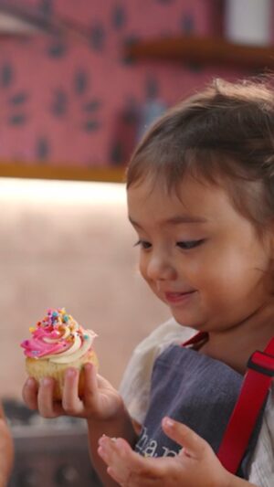 Solenn Heussaff Instagram - And just like that, the first LOST IN THE SOS episode is out! 
For this ep: Mommy time!  We are making cupcakes and a fun art activity to do with your kiddos!
Now up on my youtube channel