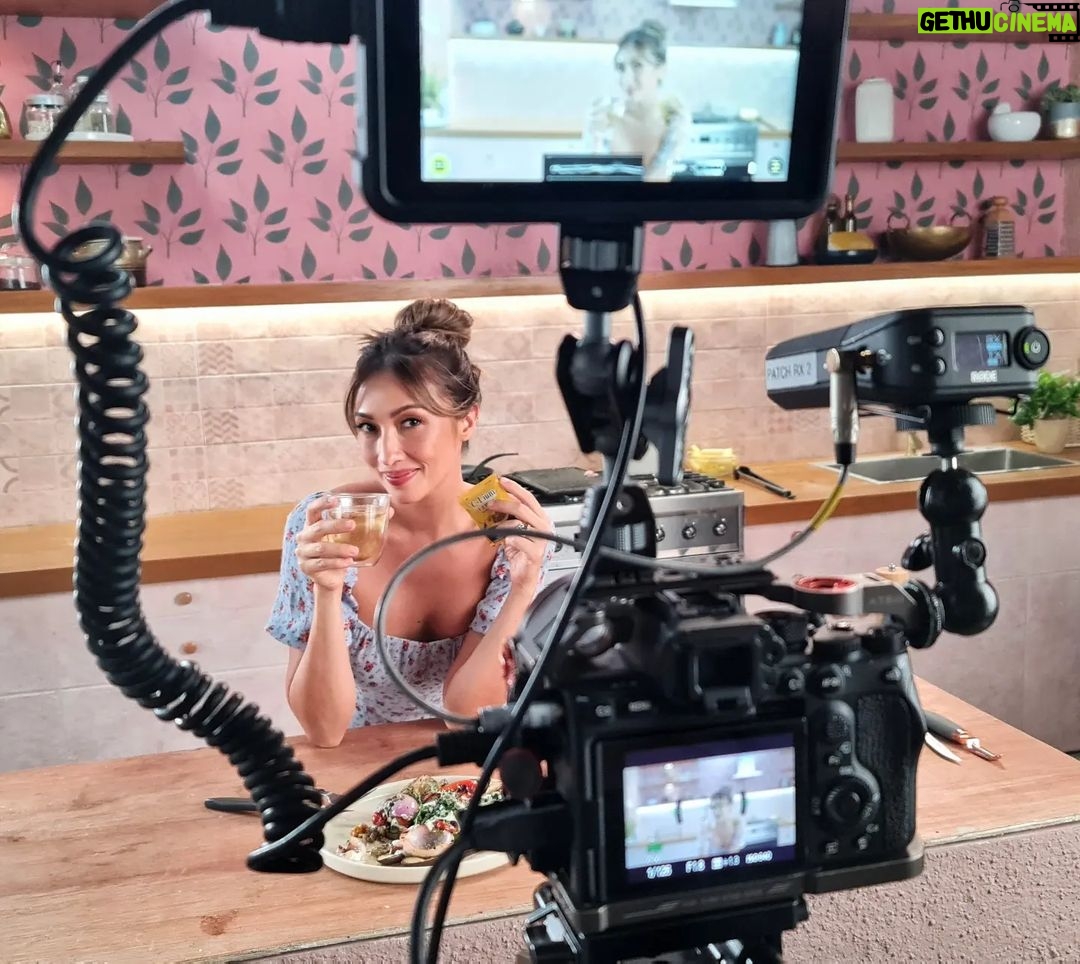 Solenn Heussaff Instagram - No matter what my agenda is for the day, I always make sure to take my C-Lium Fibre to help me stay healthy. It helps lower blood sugar and cholesterol levels amongst many other things! #StartEveryDayRightWithCLIUM