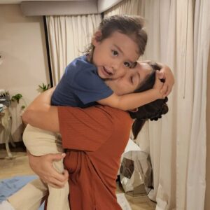 Solenn Heussaff Instagram - Mama got all the kisses before we left!

Dont cry mama, we got this!

We love you and miss you! Seee you soon!

#TiliElPadreSoloTrip