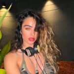 Sommer Ray Instagram - i don’t always post selfies but when i do i post 10000 of the same 🫠