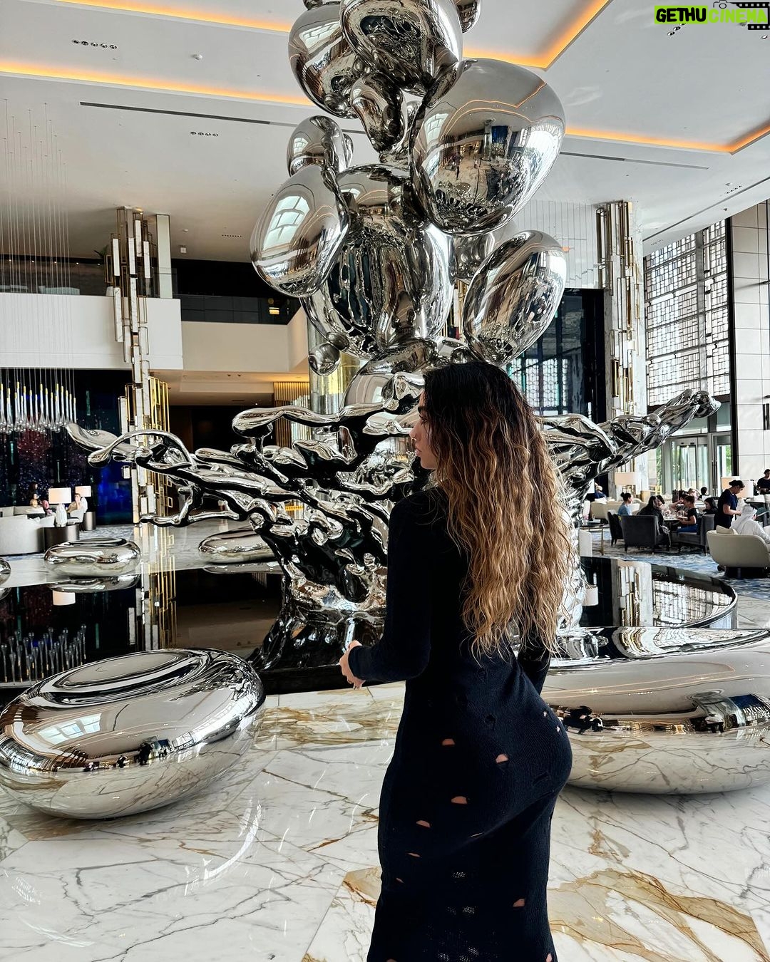 Sommer Ray Instagram - @atlantistheroyal dubaiiii dump 💛 Atlantis the Royal Dubai