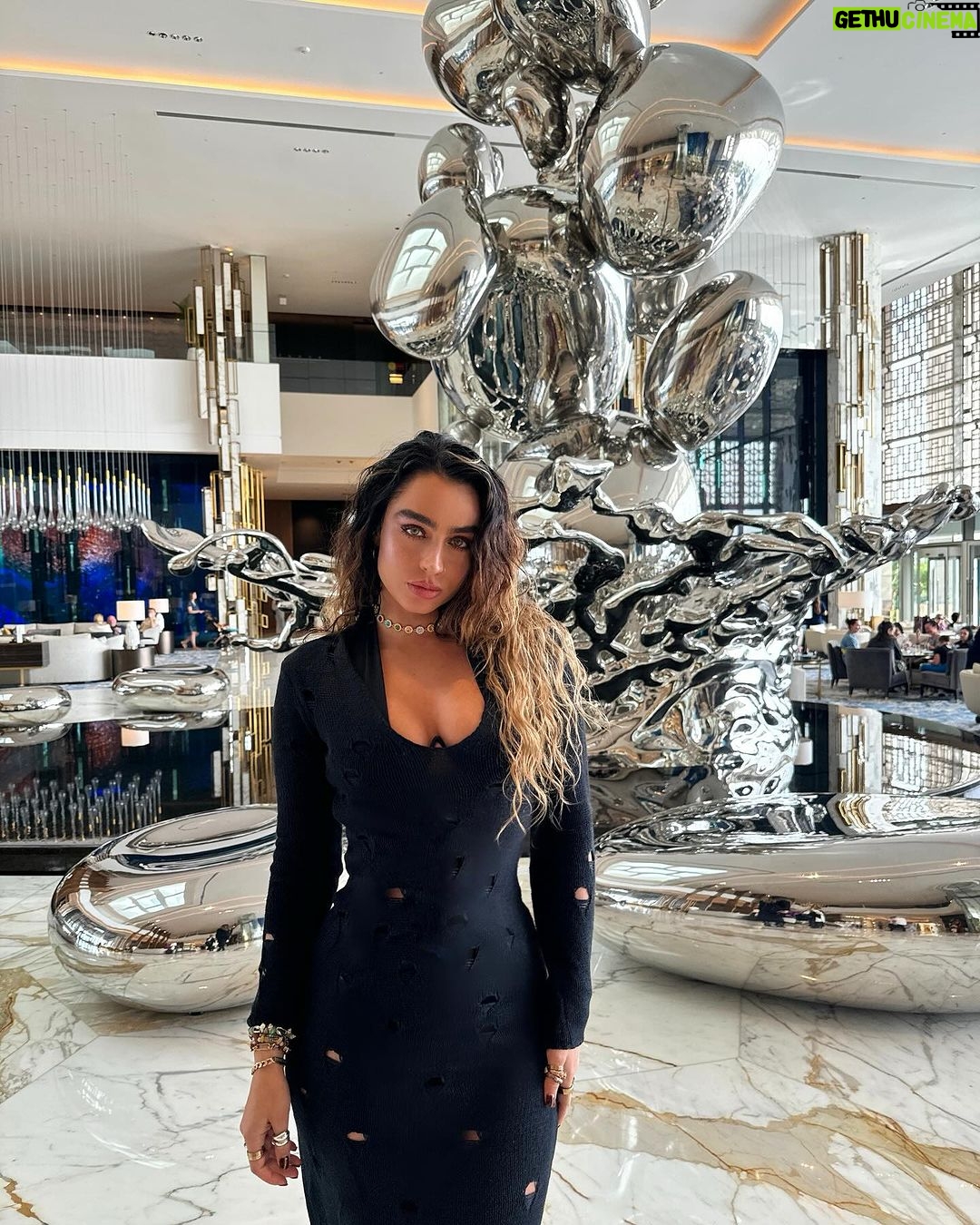 Sommer Ray Instagram - @atlantistheroyal dubaiiii dump 💛 Atlantis the Royal Dubai