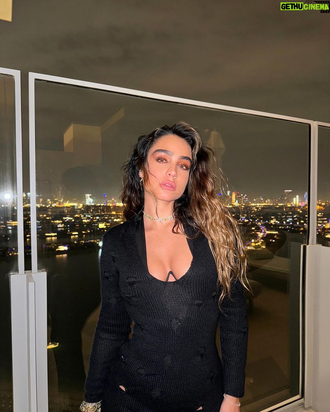Sommer Ray Instagram - @atlantistheroyal dubaiiii dump 💛 Atlantis the Royal Dubai