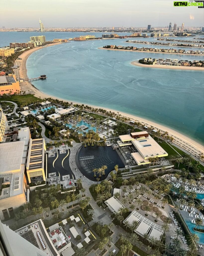 Sommer Ray Instagram - @atlantistheroyal dubaiiii dump 💛 Atlantis the Royal Dubai