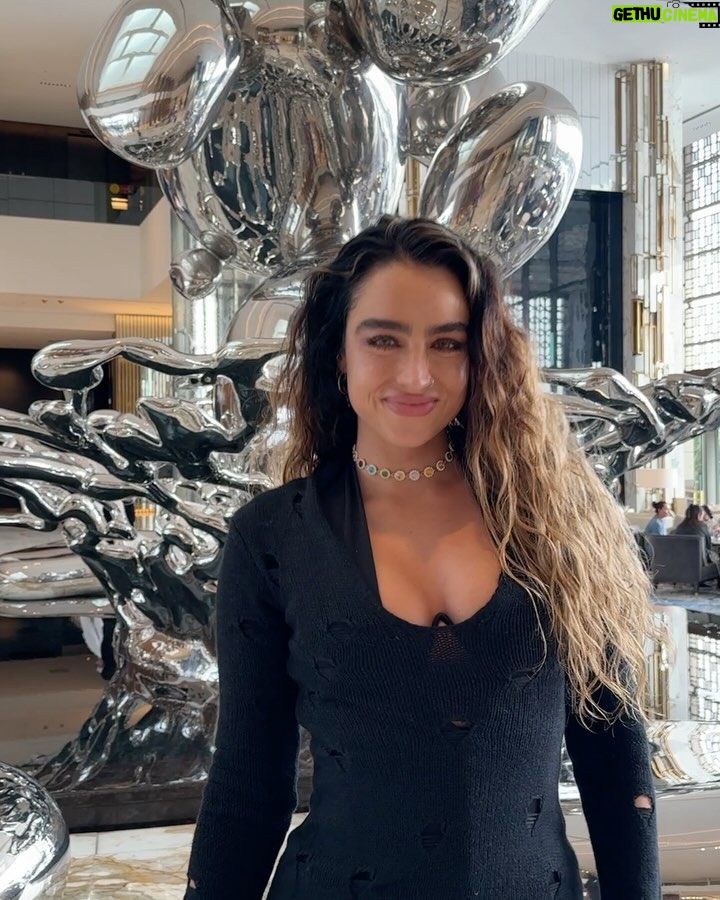 Sommer Ray Instagram - @atlantistheroyal dubaiiii dump 💛 Atlantis the Royal Dubai