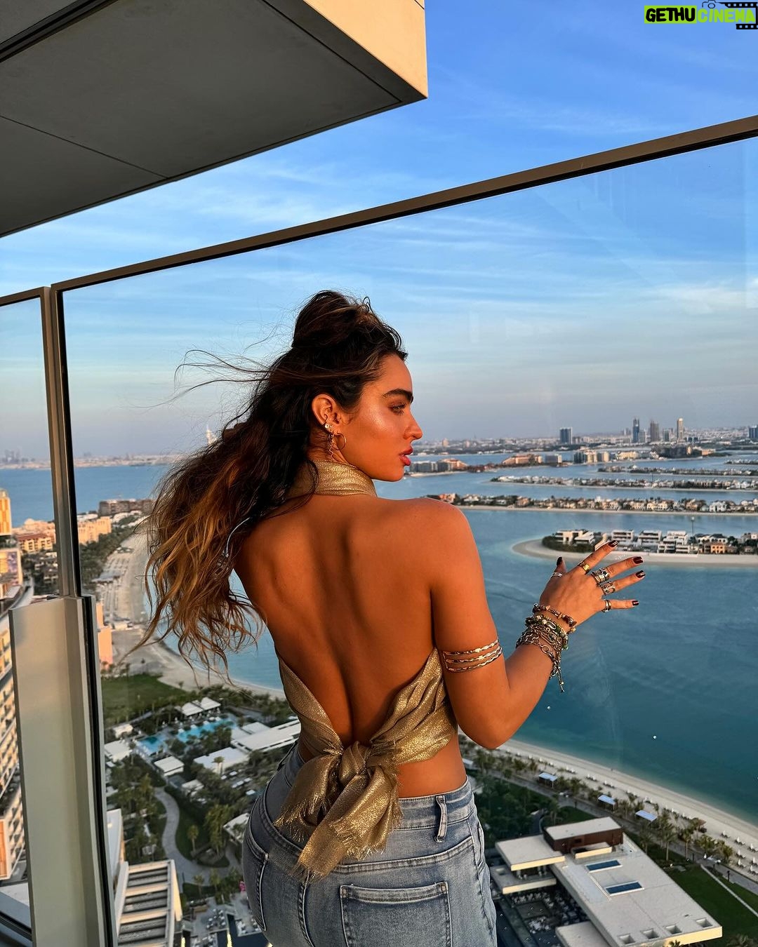 Sommer Ray Instagram - @atlantistheroyal dubaiiii dump 💛 Atlantis the Royal Dubai