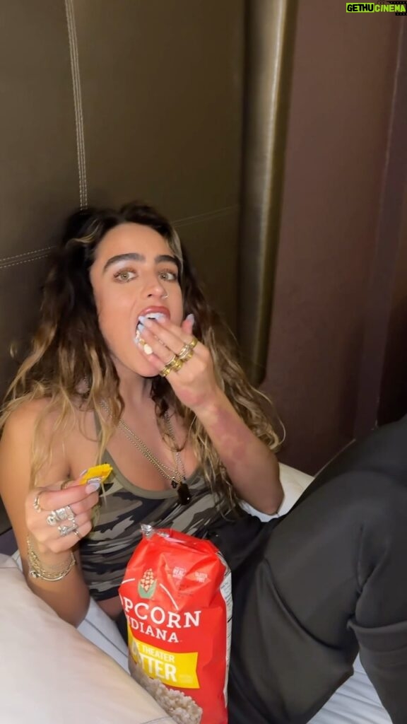 Sommer Ray Instagram - why does everyone think this is so gross?!?