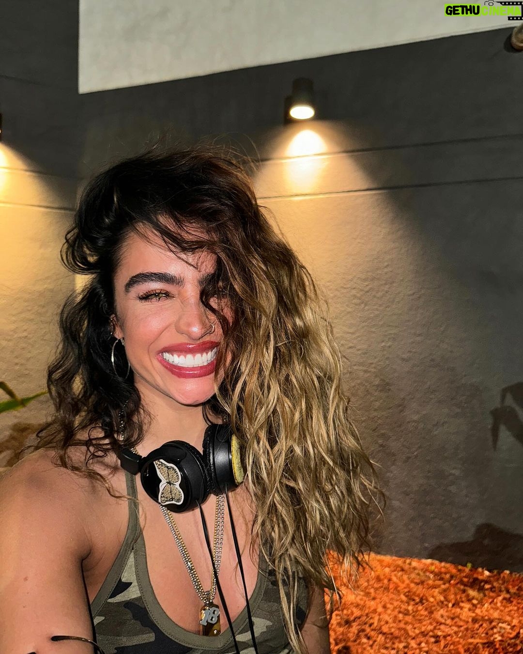 Sommer Ray Instagram - i don’t always post selfies but when i do i post 10000 of the same 🫠