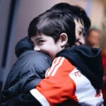 Son Heung-min Instagram - 이번 10월 a매치도 팬분들 덕분에 행복한 하루하루를 보내다가 다시 런던으로 돌아갑니다. 이런 영광과 사랑을 받아서 너무나 감사드리고 저는 다시 소속팀에 돌아가서 즐겁고 강한 모습으로 경기장에서 인사드리겠습니다 조금은 쌀쌀한 날씨에 늦은 시간 경기장까지 와주신 팬분들 또 티브이로 시청해 주신 모든 팬분들께 진심으로 감사드리고 이 응원과 사랑 잊지 않고 받은 만큼 즐거움을 드릴 수 있도록 최선을 다하는 쏘니가 되겠습니다 사랑합니다 ❤️