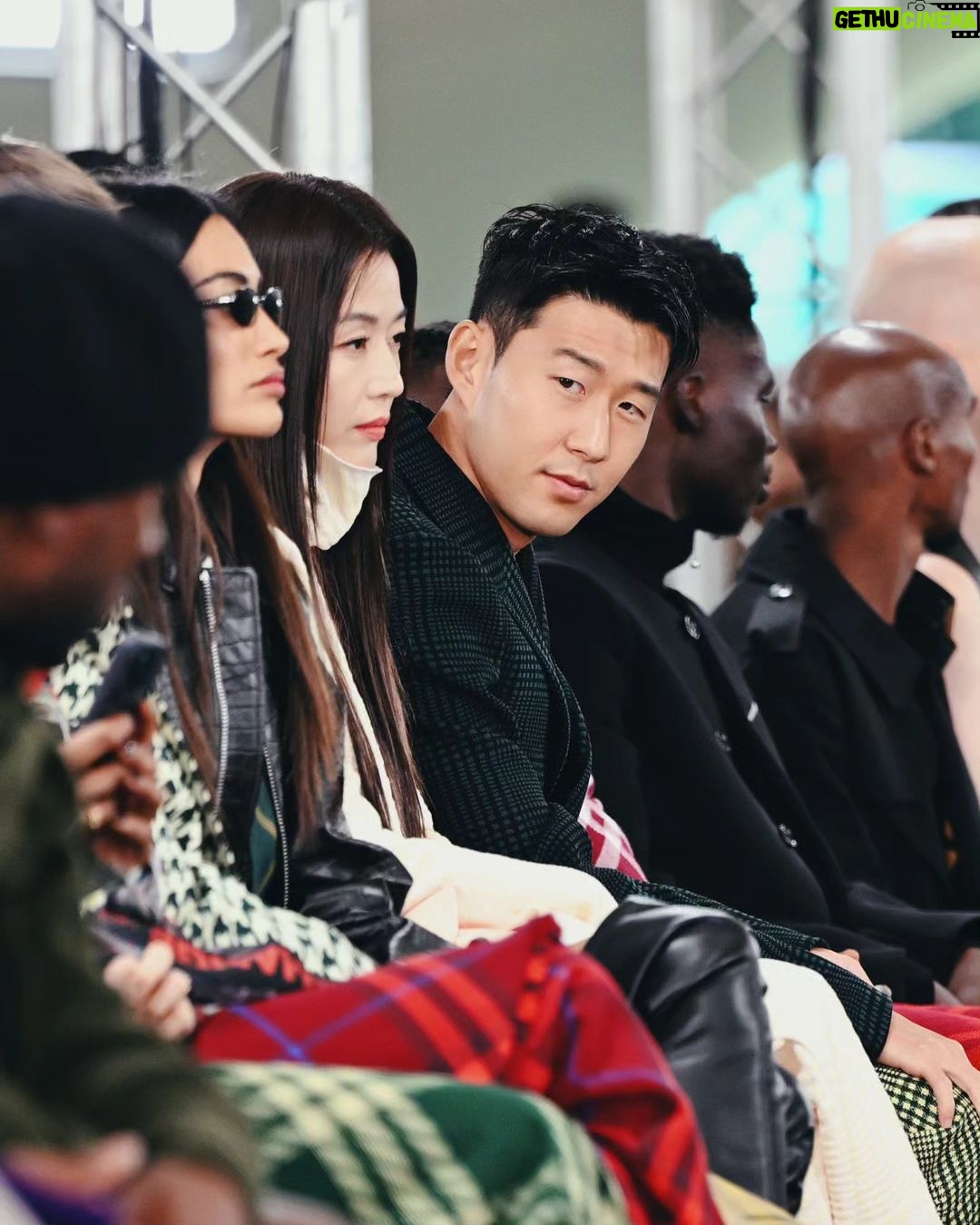 Son Heung-min Instagram - London Fashion week with @burberry 😁💚 #LFW London, United Kingdom